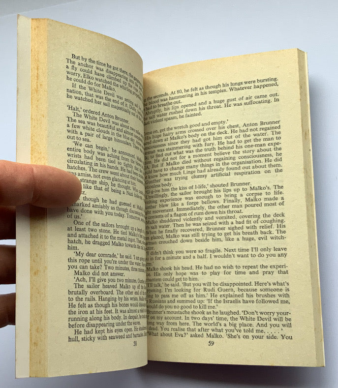 SAS Black Magic in New York British pulp fiction book by Gerard de Villiers 1970