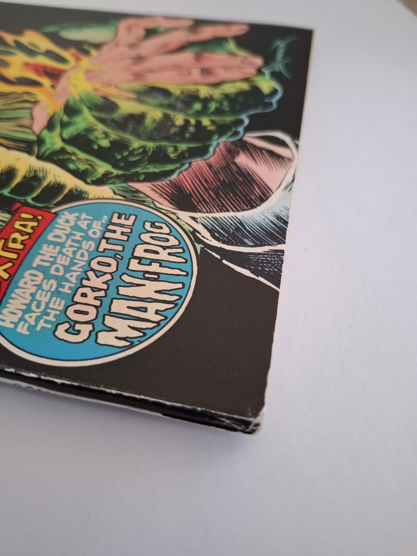 1975 Giant-sized Man-Thing comic #4 1st Appearance of Howard the Duck