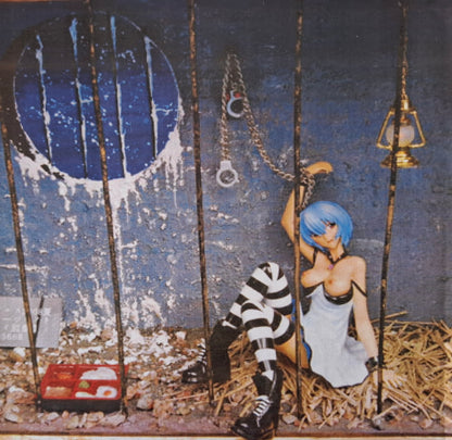 Neon Genesis Evangelion – 1/6 Scale Ayanami Rei White Dress (Cross Version) Figure with Cage