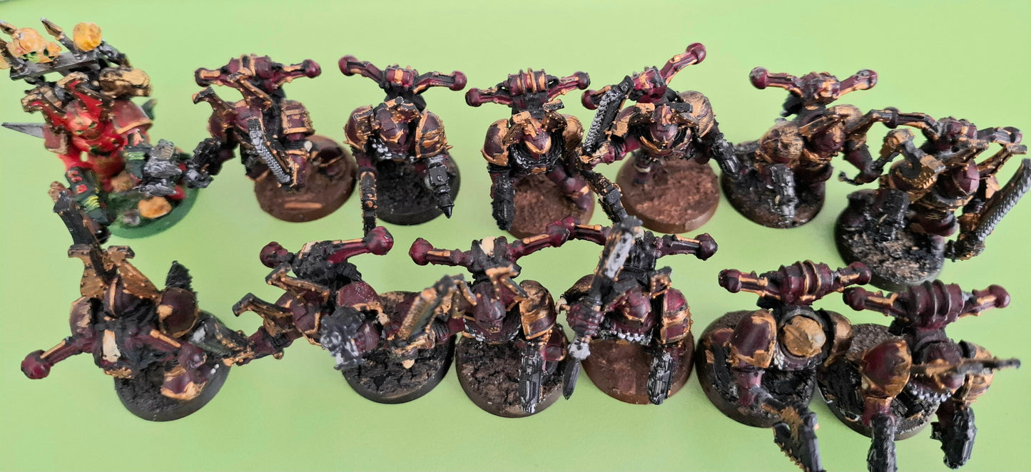 Warhammer 40,000: Vintage Khorne Berzerkers / Assault Marines x13 – 1991 – Painted Resin