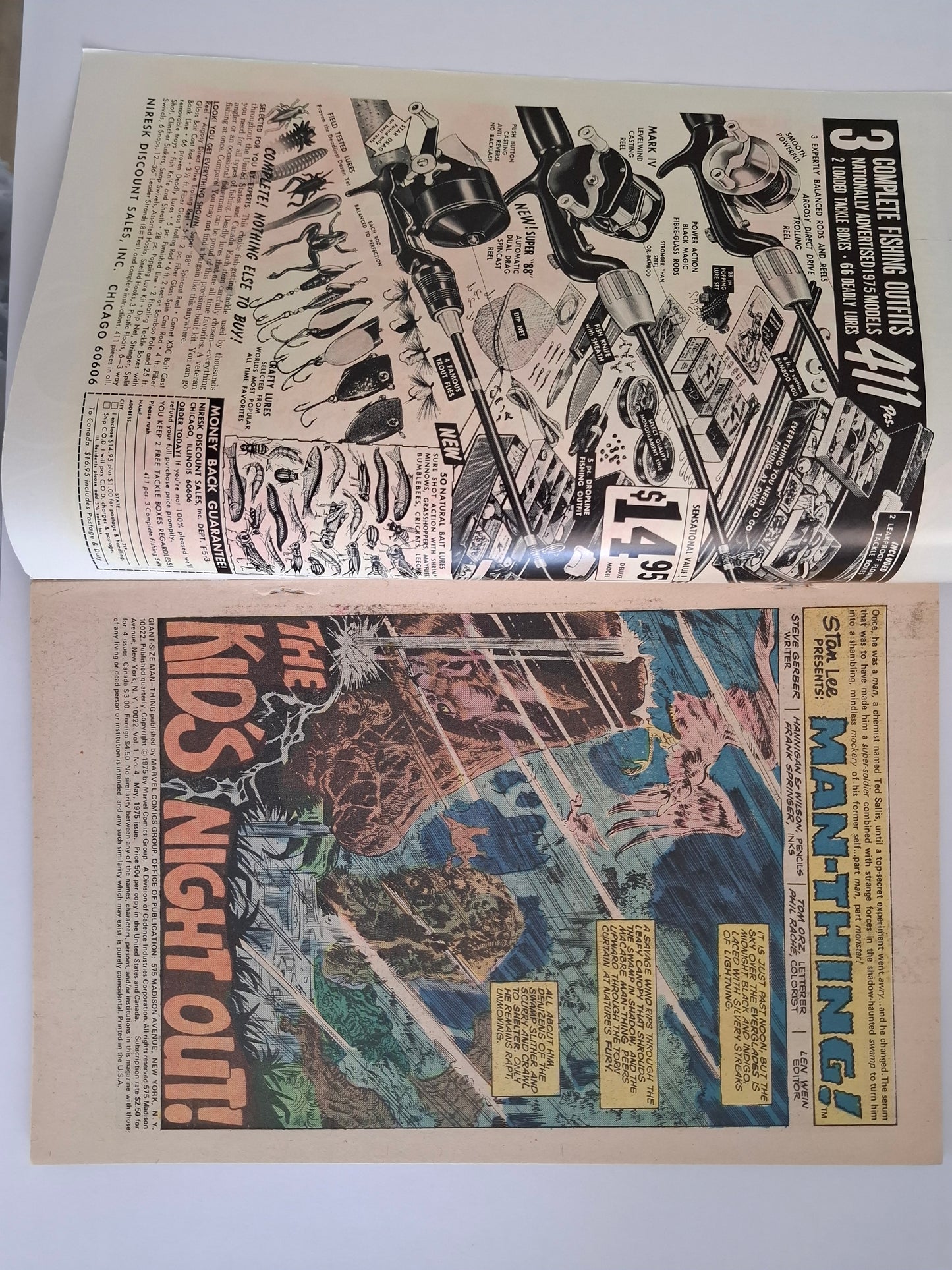 1975 Giant-sized Man-Thing comic #4 1st Appearance of Howard the Duck