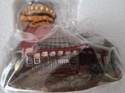 Studio Ghibli – My Neighbor Totoro: Satsuki & Mei’s House Diorama (MNIB) Rare Deluxe Painted Version Anime
