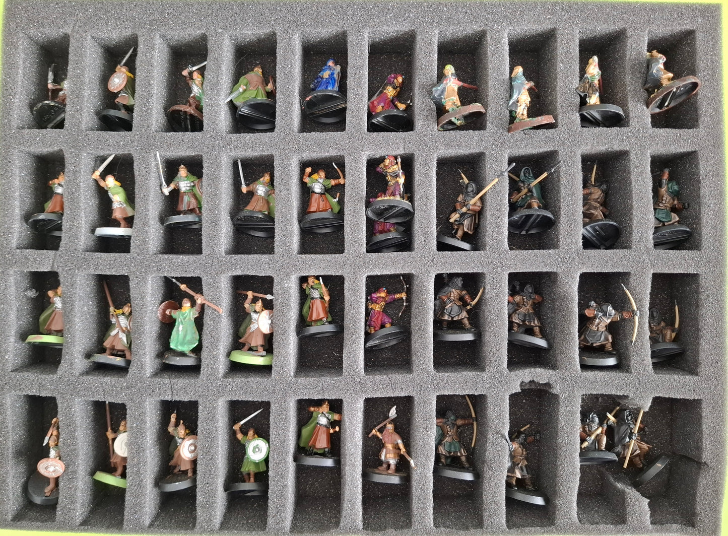Large Games Workshop Lord of the Rings / Middle-earth Strategy Battle Game Painted Miniature Collection with Citadel & Wooden Cases